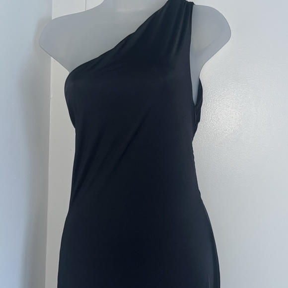 VENUS RISING BACKLESS RUCHED MAXI DRESS IN BLACK - Picture 5 of 8
